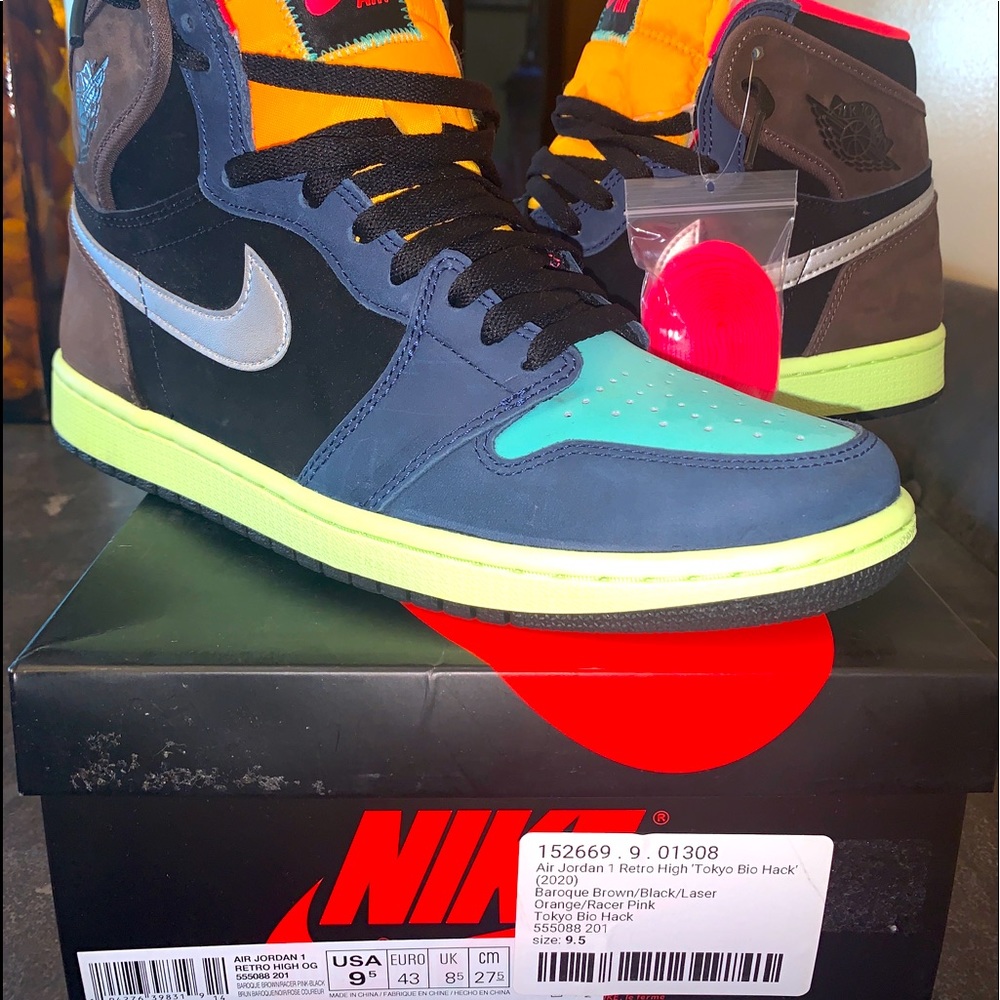 AIR JORDAN 1 HIGH RETRO BIO HACKS (SLIGHTLY WORN)